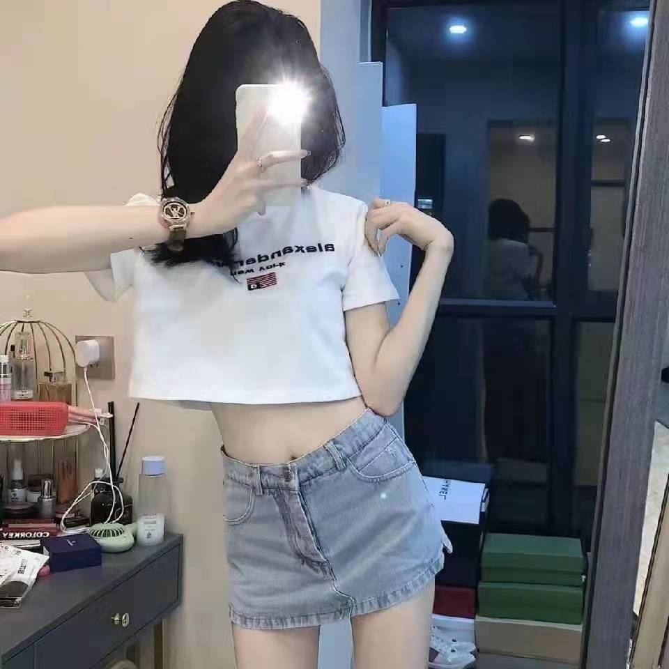 性感翘屁学生萌萌妹妹